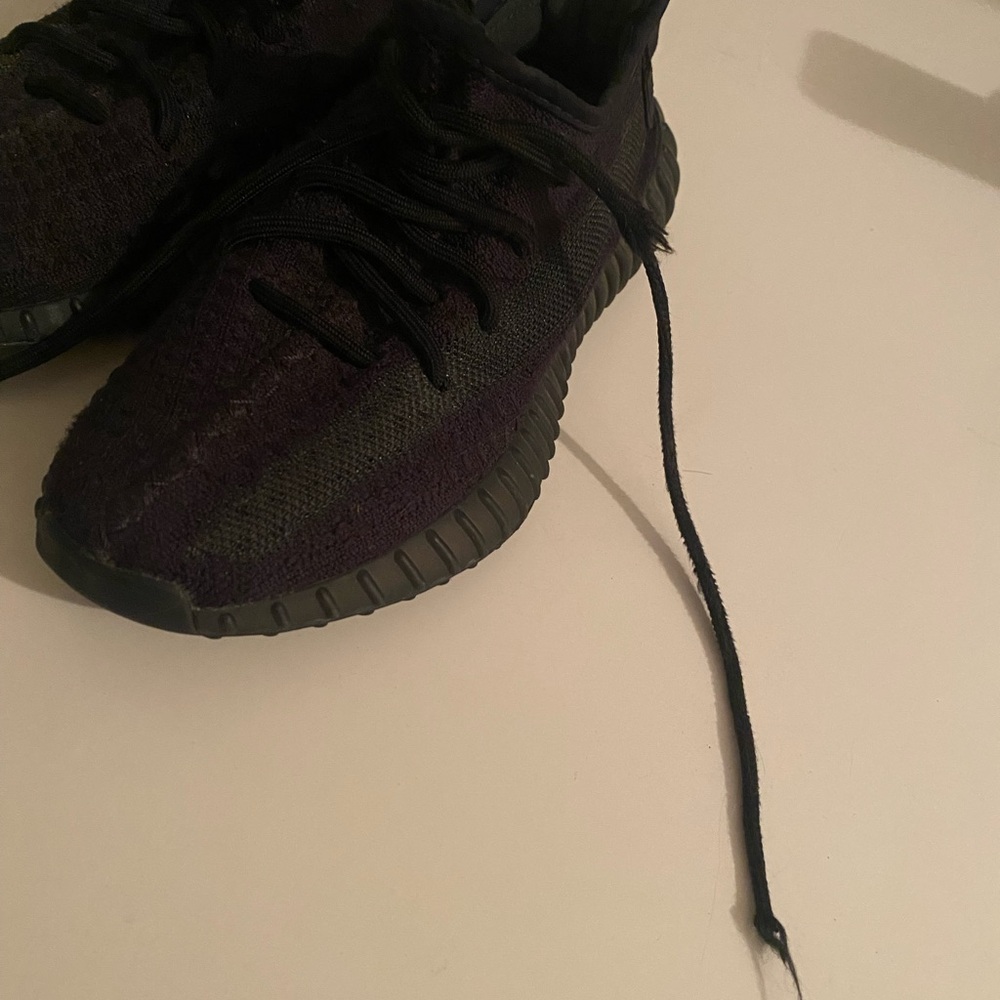 Adidas Yeezy Boost 350 V2 Onyx – Men’s Size 4.5 - Picture 3 of 7